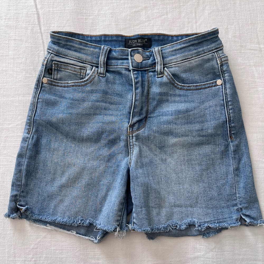 Judy Blue Los Angels Women’s Light Wash High Rise Distressed Frey Hem Size S